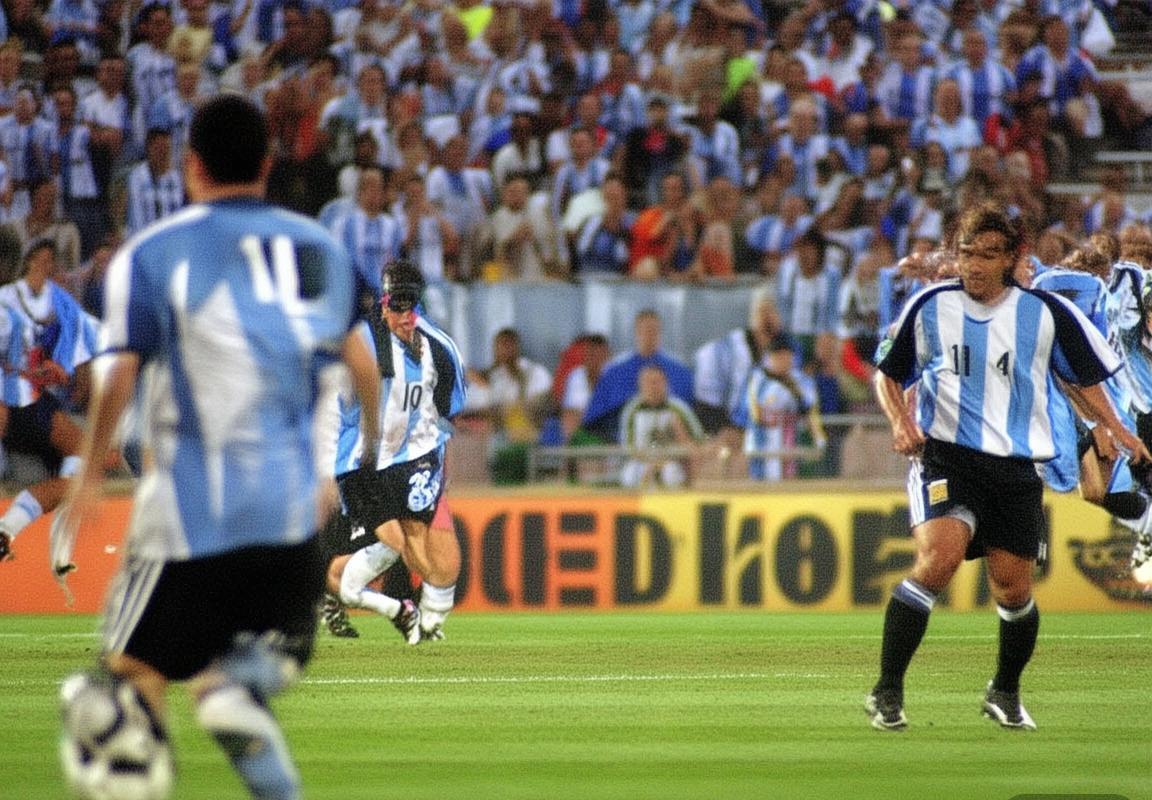 2002世界杯：梅西领衔阿根廷4-0完胜美国，足球哲学胜利之战(图1)